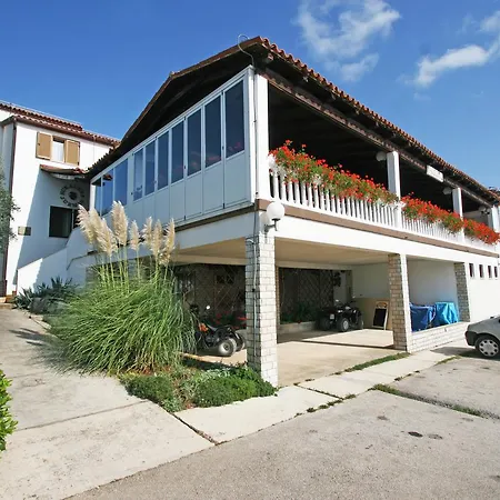 Guest house Jurman 2*